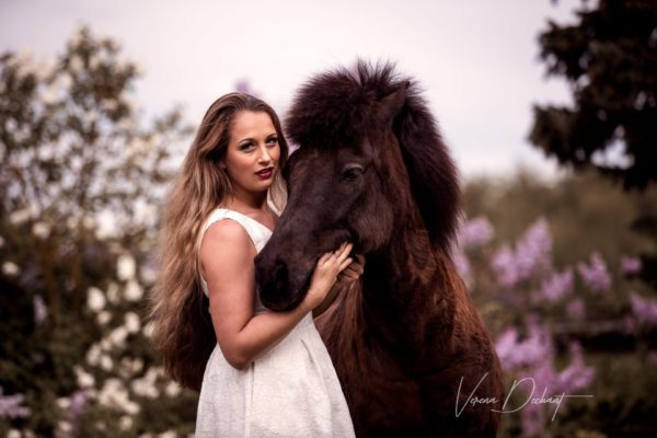 Evi und ihre Isländerstute Verena Dechant Fotograf Niederbayern Bayern Pferde Shooting